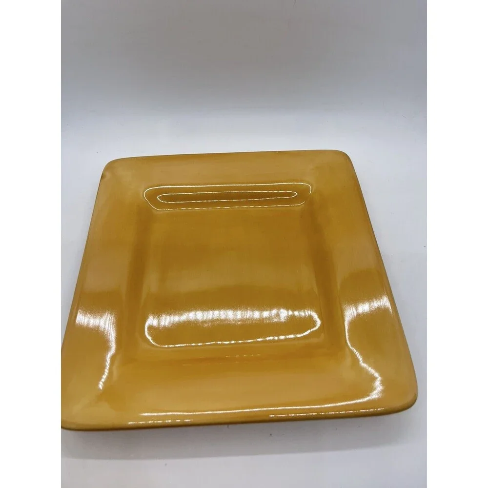 Set of (4) - Pottery Barn Outlet - Salad Plates - 8